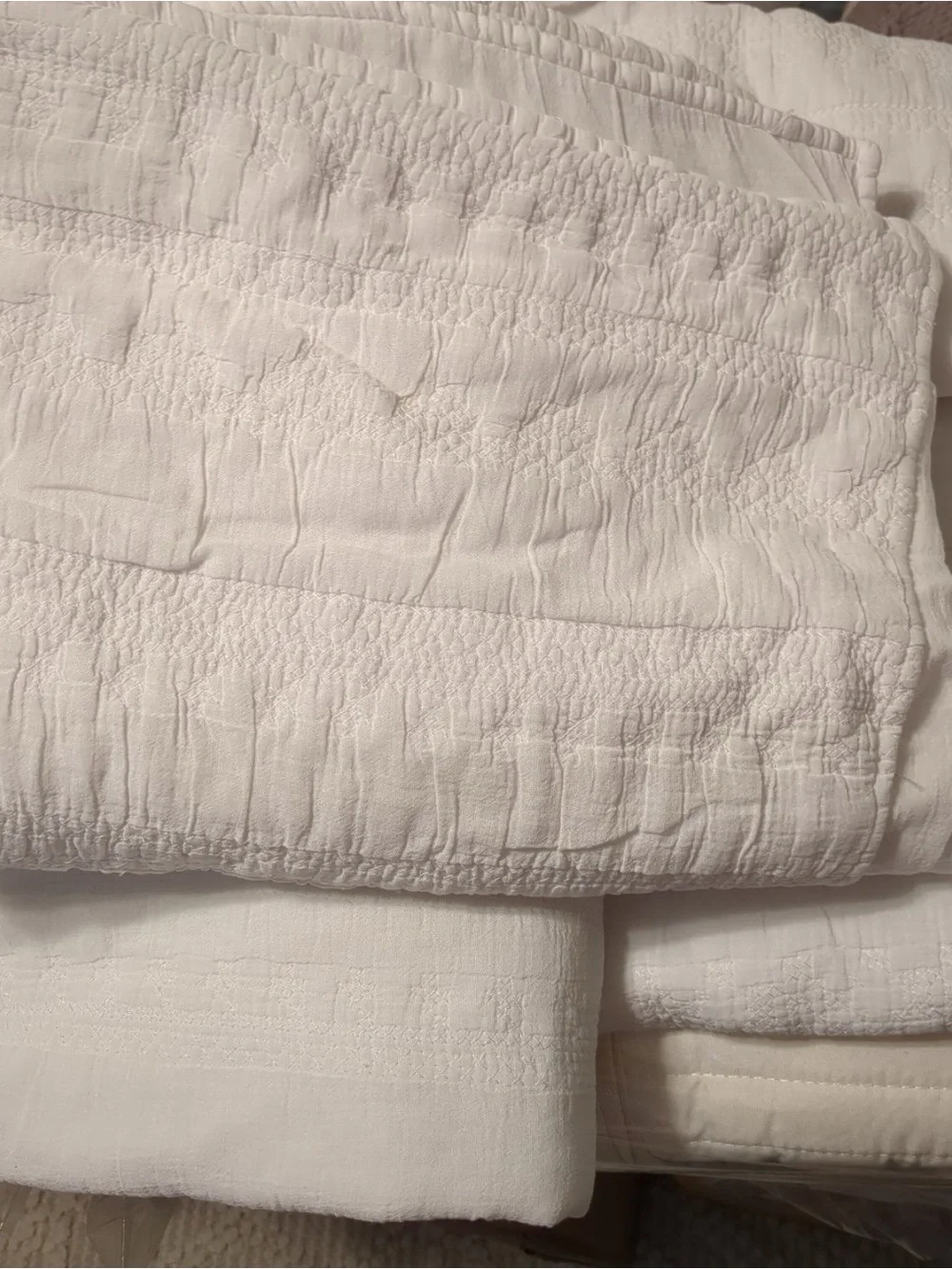 Goodness and grace Hudson white full/queen quilt set - cotton, embroidered.